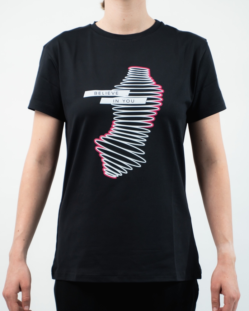 Bild 1 von YUNA - Das Sportfunktionsshirt für mutige Frauen  / (Farbe) schwarz / (Größe) M